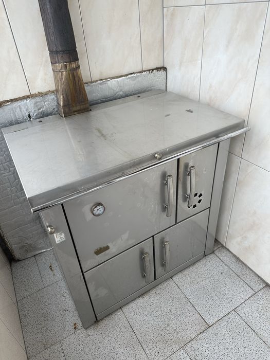 Forno a lenha.