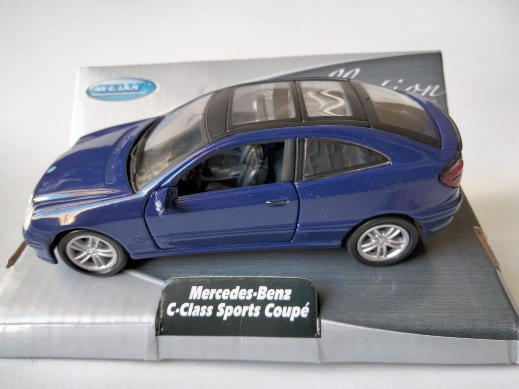 1:36 Mercedes C-Class Sports Coupé Kompressor (2002)