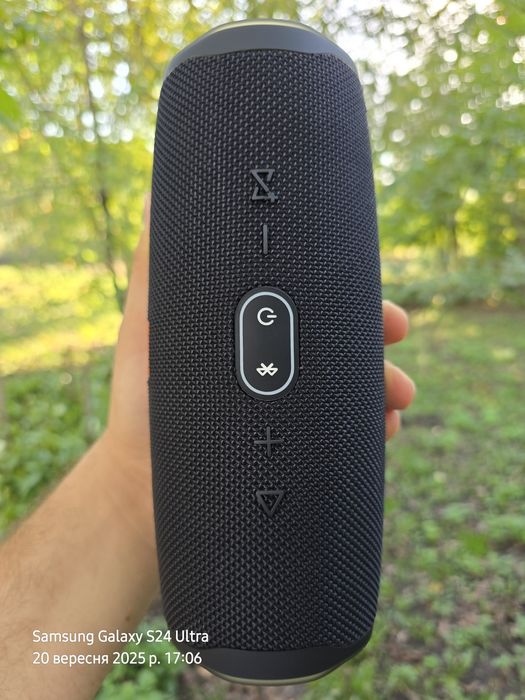 JBL Charge 4 Black GG Version в Гарному стані!