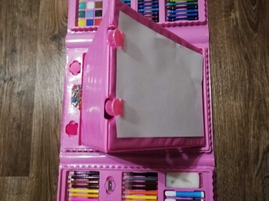 Чемодан творчества 208 предметов (карандаши,фломастеры,краски и.т.д)