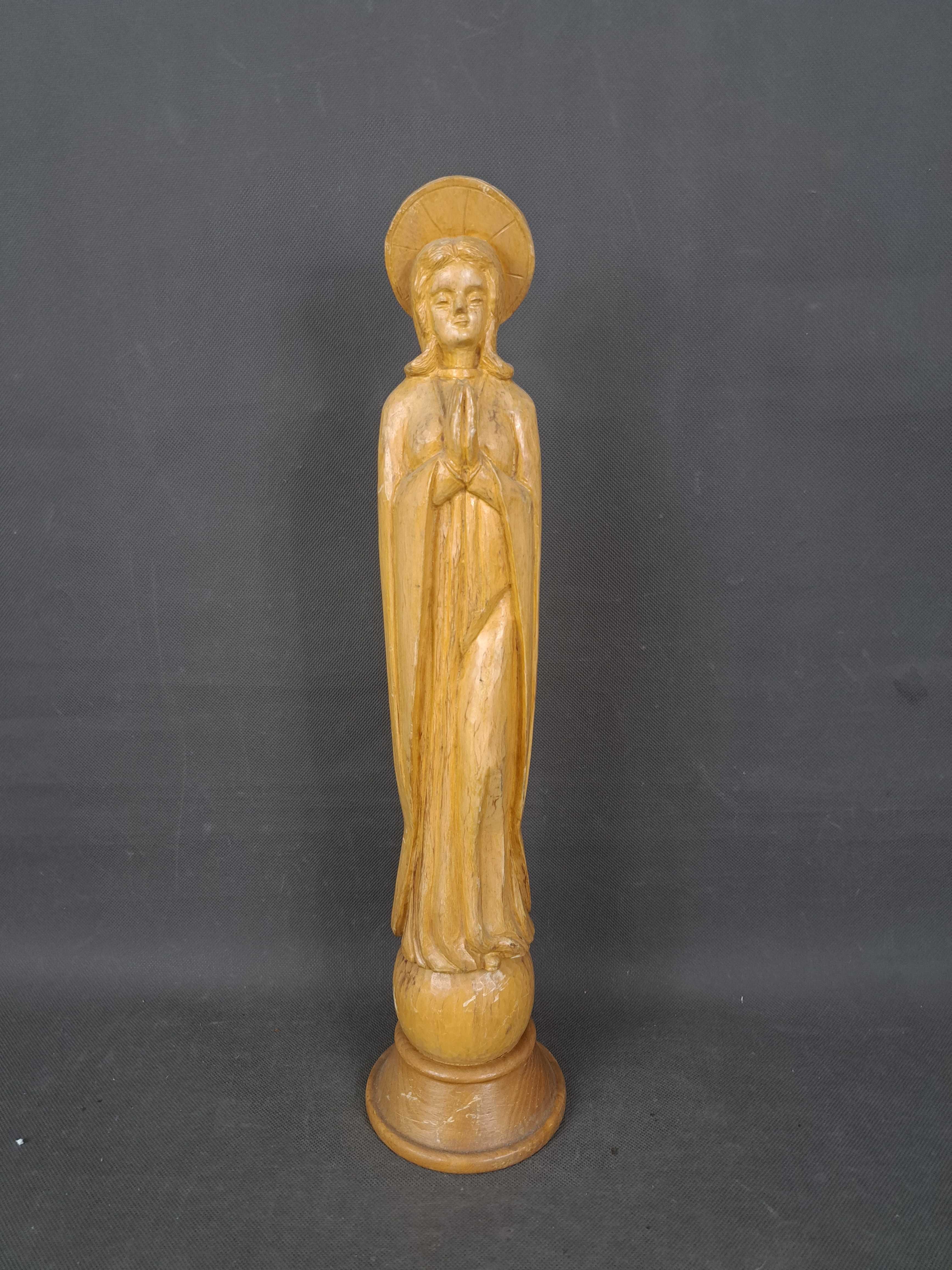 Matka Boska, Madonna, rzeźba drewniana, K. Behle 1968 r.