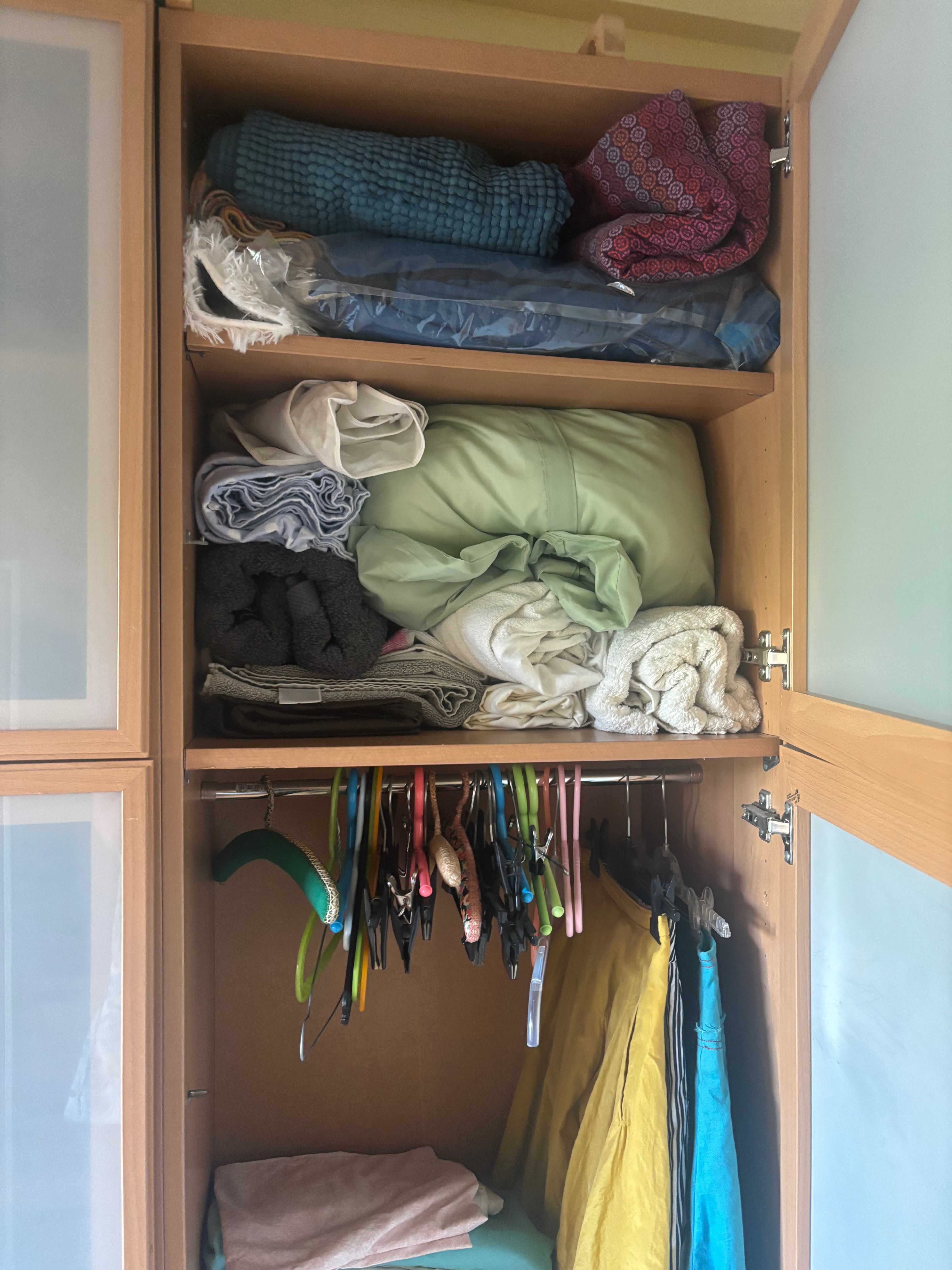 2 Estantes IKEA 60x190 com várias prateleiras – 220€