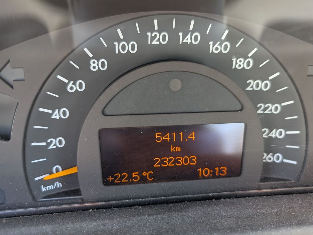 Mercedes c200. Troco por pickup