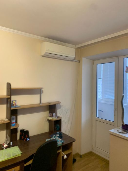 Продам 1 кімнатну в центрі Ріхтера