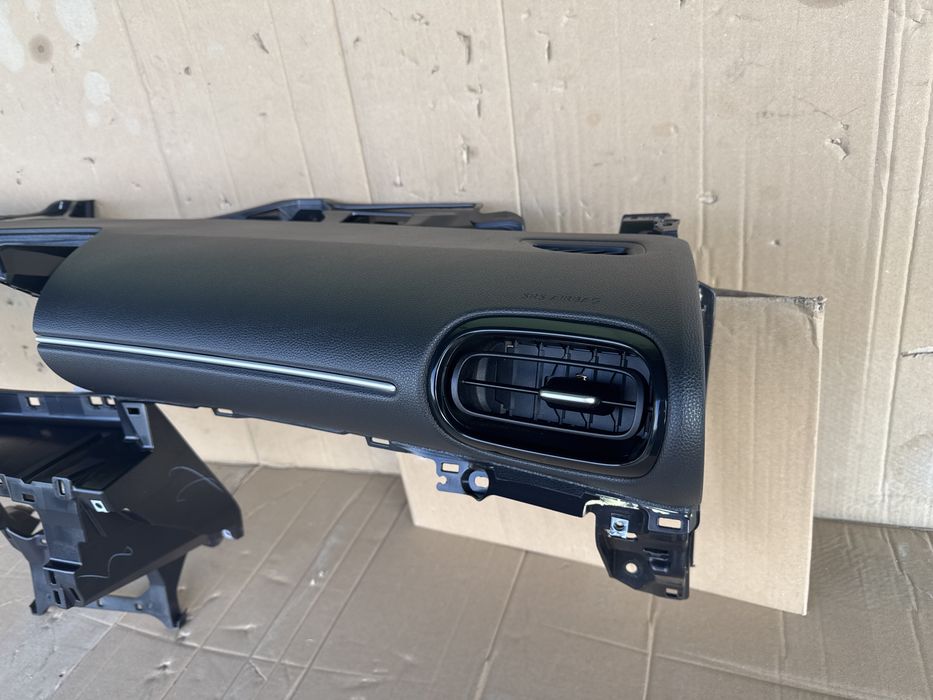 Toyota yaris IV cross deska kokpit oryginal