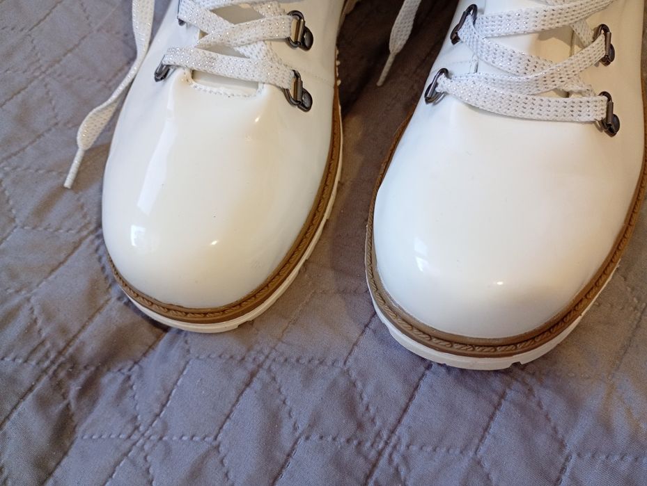 Botki damskie lakierowane 42