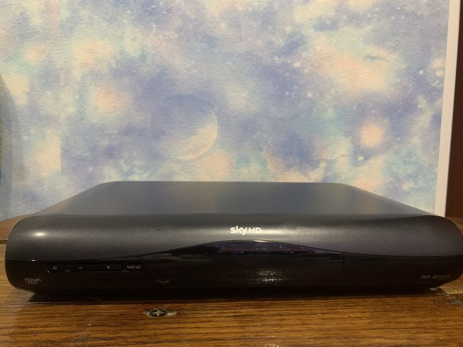 Спутниковый ресивер Sky Hd