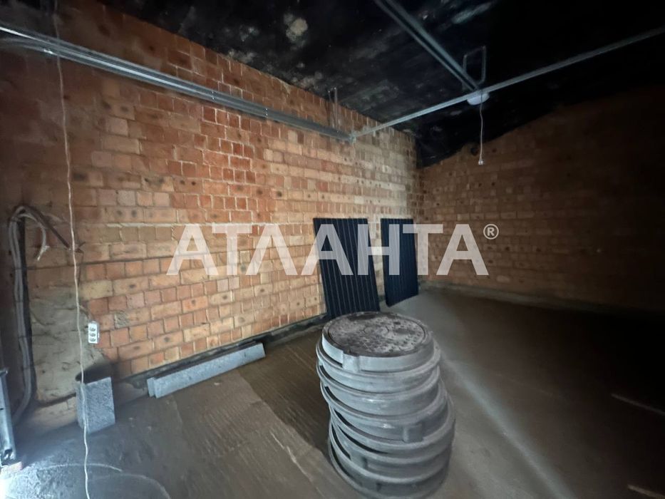 Таунхаус з гаражем, підвалом і місцем під авто на вул. Горіхівській