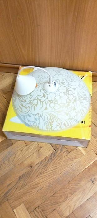 Люстра скляна,хороший стан.