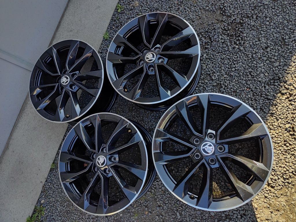 Felgi 5 x 112 R17 Skoda Octavia III IV karoq Superb Oem jak nowe