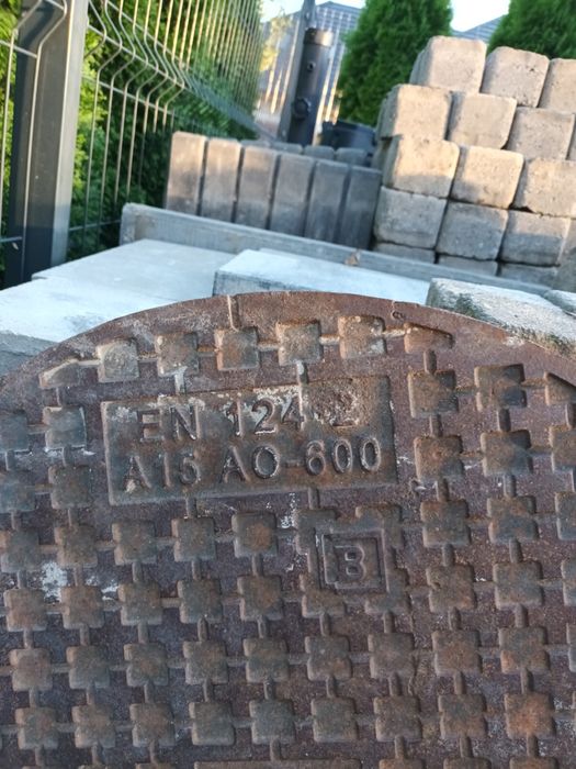 Pokrywa wieko stydzienki żeliwna fi 60