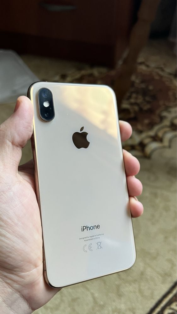 Продаю Iphone XS  на 64 GB