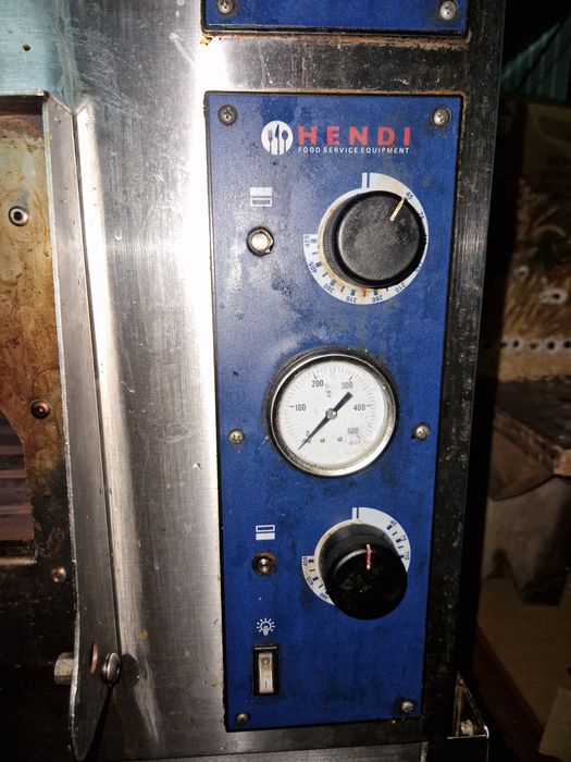 Piec pizzowy Hendi Bardzo Dobry stan