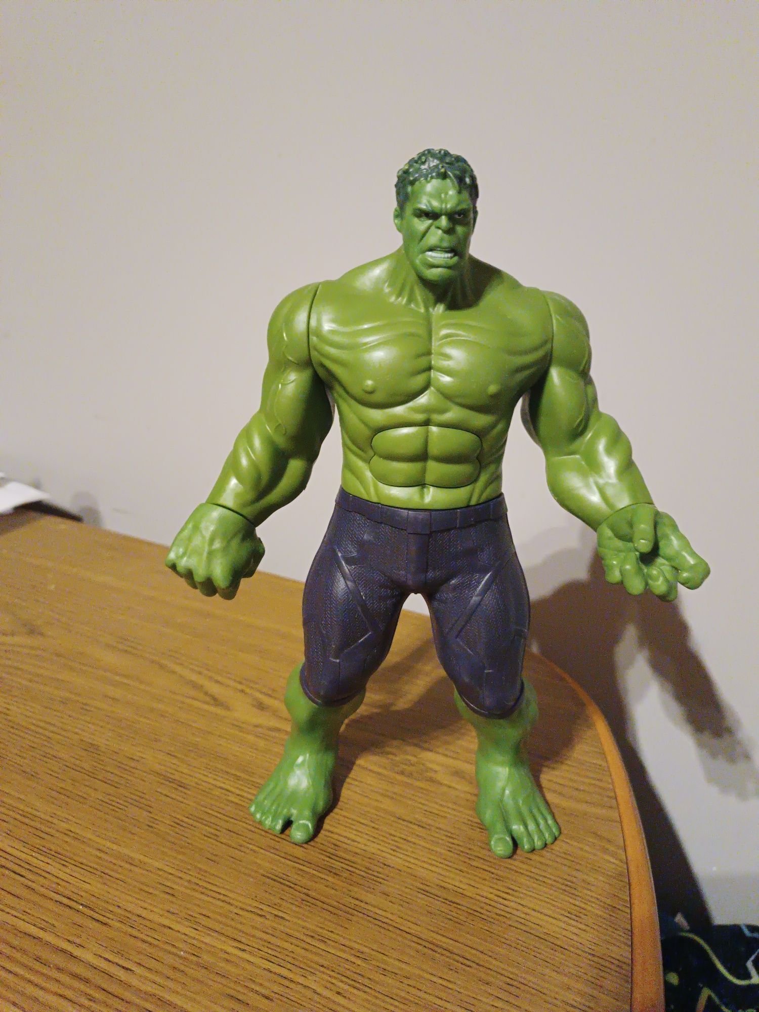 Hulk ruchoma figurka Avengers 30 cm z dźwiękiem i światłem .