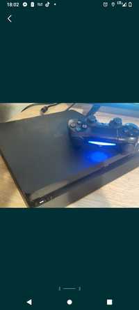 Konsola ps4 slim