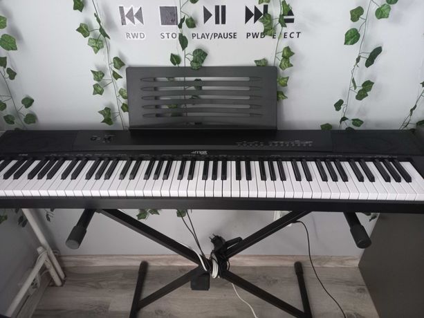 Pianino cyfrowe MAX KB6 130.097. 88 klawiszy,  malo używane - jak nowe