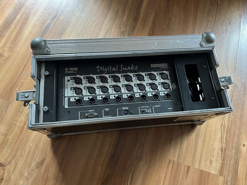 Stagebox Roland S1608 wraz z casem (Yamaha,Soundcraft,Allen Heath)