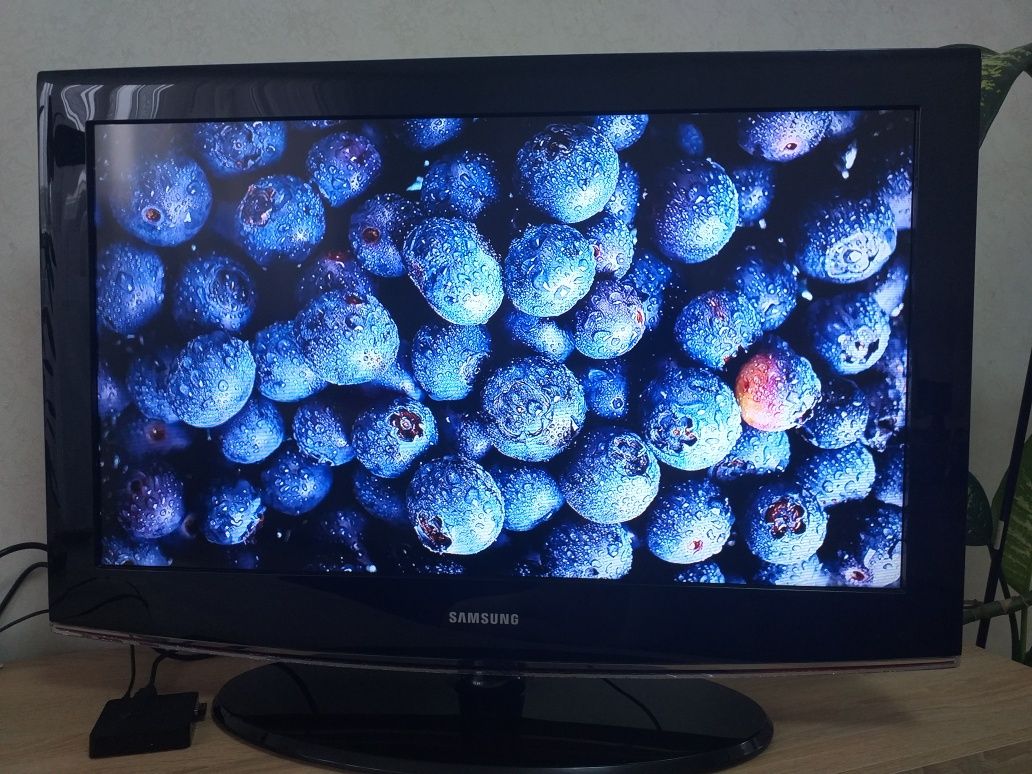 Чудовий SAMSUNG 32" дюйма.