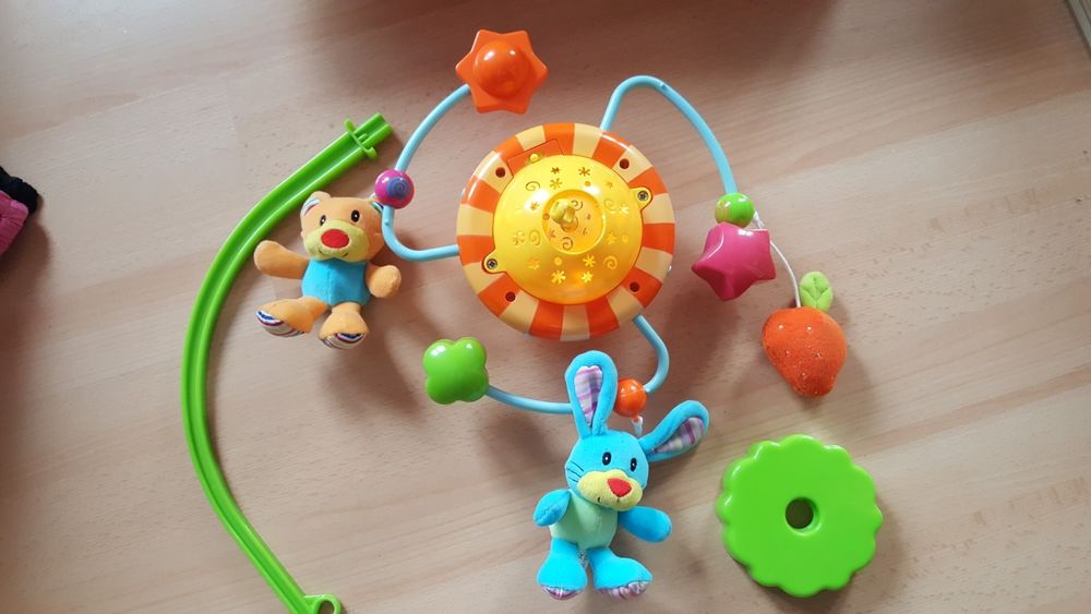 Karuzela z pozytywką i projektorem