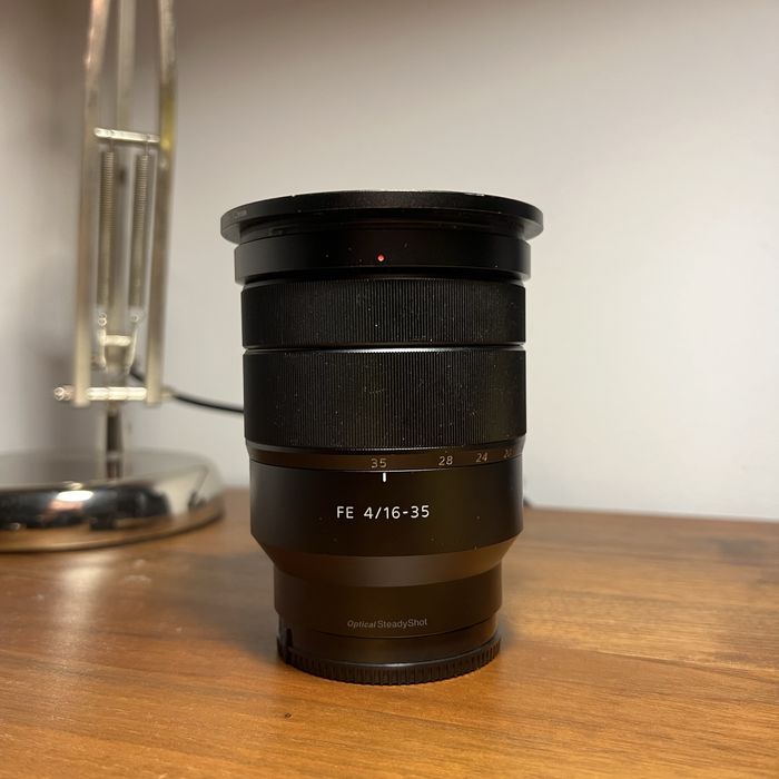 Sony Zeiss f4 16-35mm OSS T*