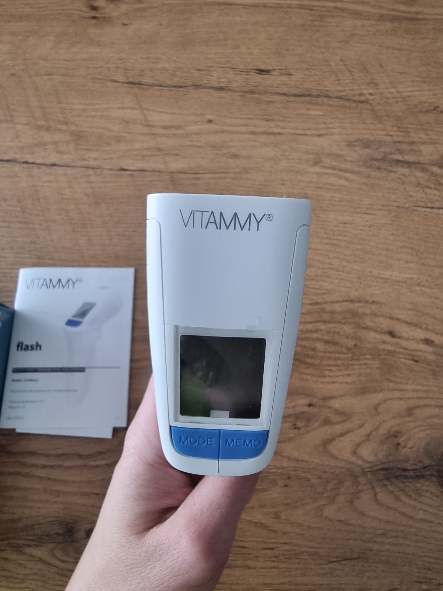 Termometr bezkontaktowy Vitammy Flash HTD8816C
