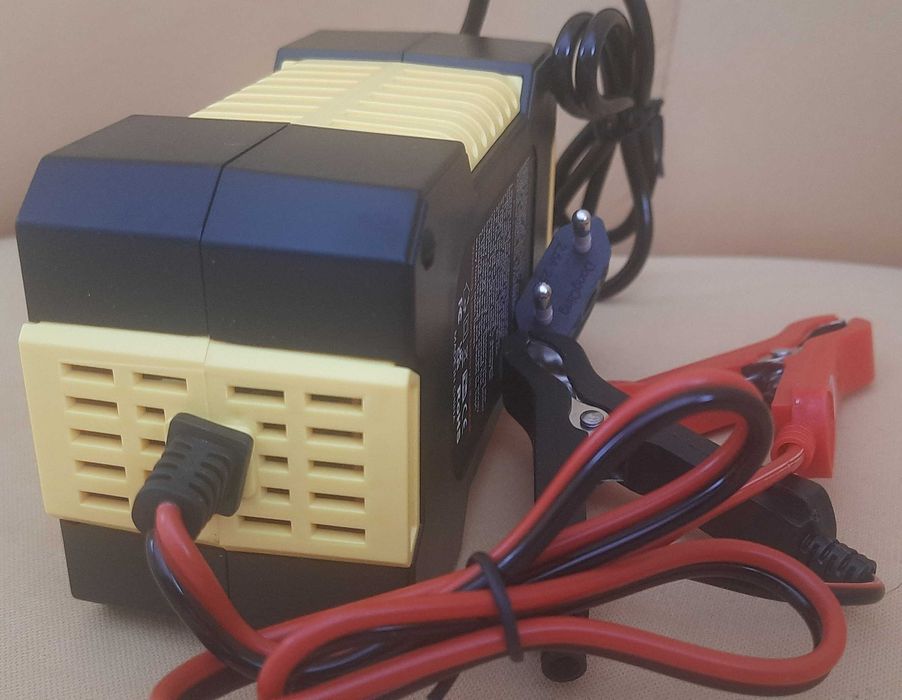 Зарядное устройство авто-мото акумулятора импульсное восстанавливающее