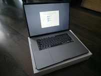 MacBook Pro 16 (2019) / i9 2.3 GHz / 32 GB RAM / 1TB / TouchBar