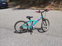 Bicicleta e capacete