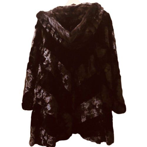 Роскошная норковая шуба Hai Chuan Furs – стиль, тепло и статус.
