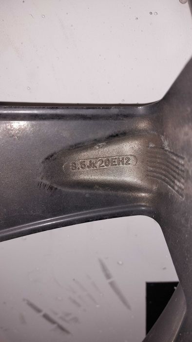 Felgi aluminiowe 20' do samochodów azjatyckich