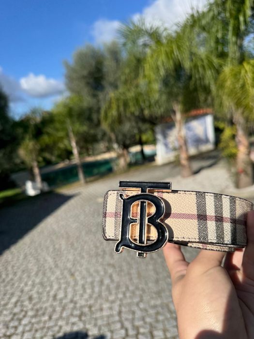 Cinto Burberry Reversivel