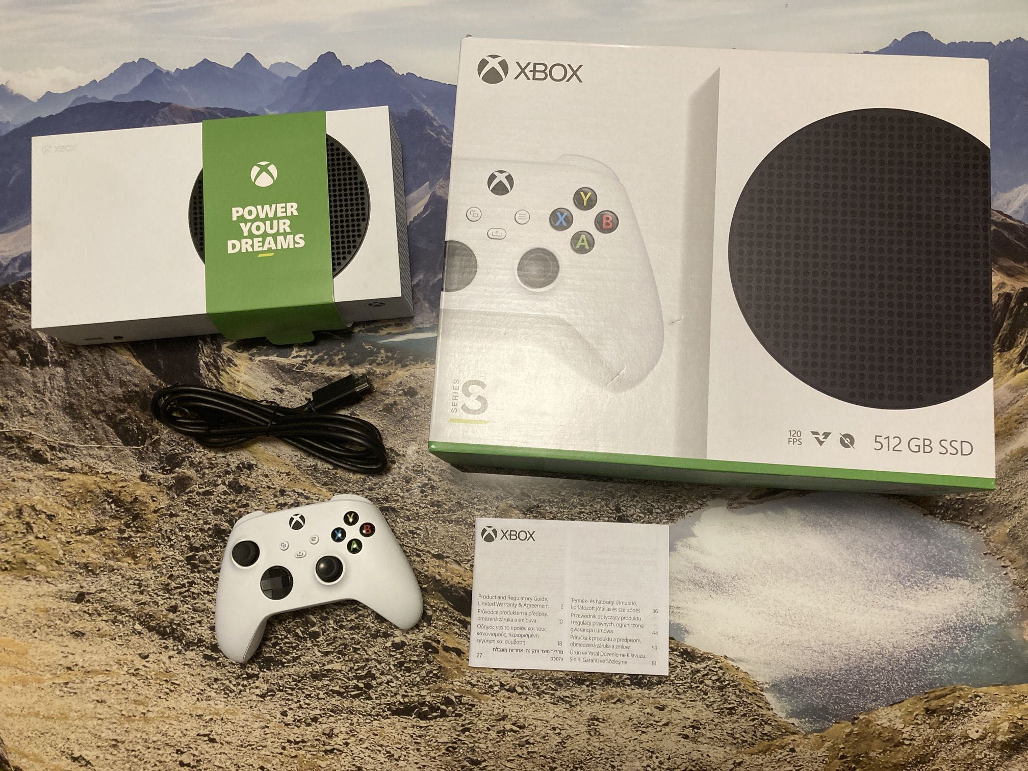 Konsola Microsoft Xbox Series S 512GB + pad (cały zestaw mało używany)