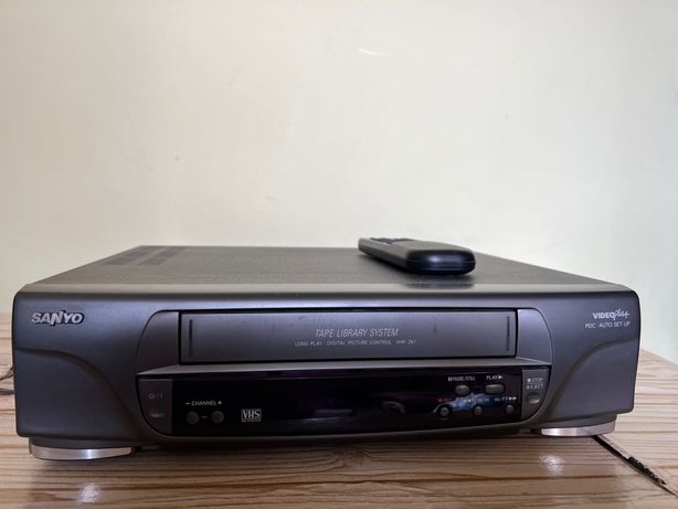 Sanyo magnetovid VHS jak nowy