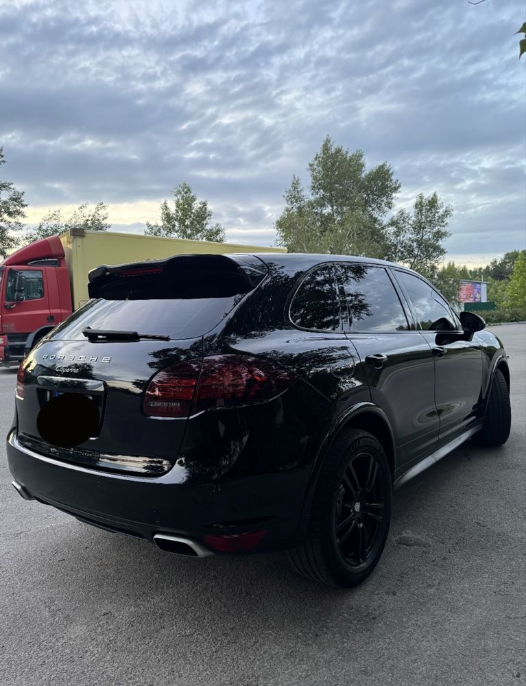 Porsche Cayenne.