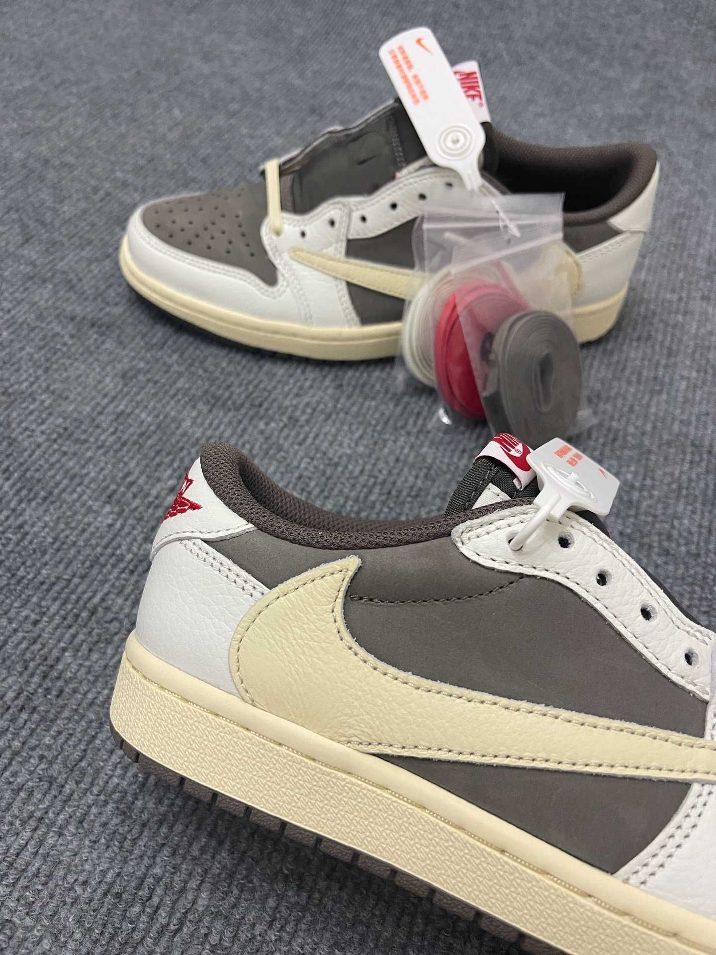 Travis_Scott/Buty_Jordan1_Retro_Low_OG_SP Unisextrampki R.41