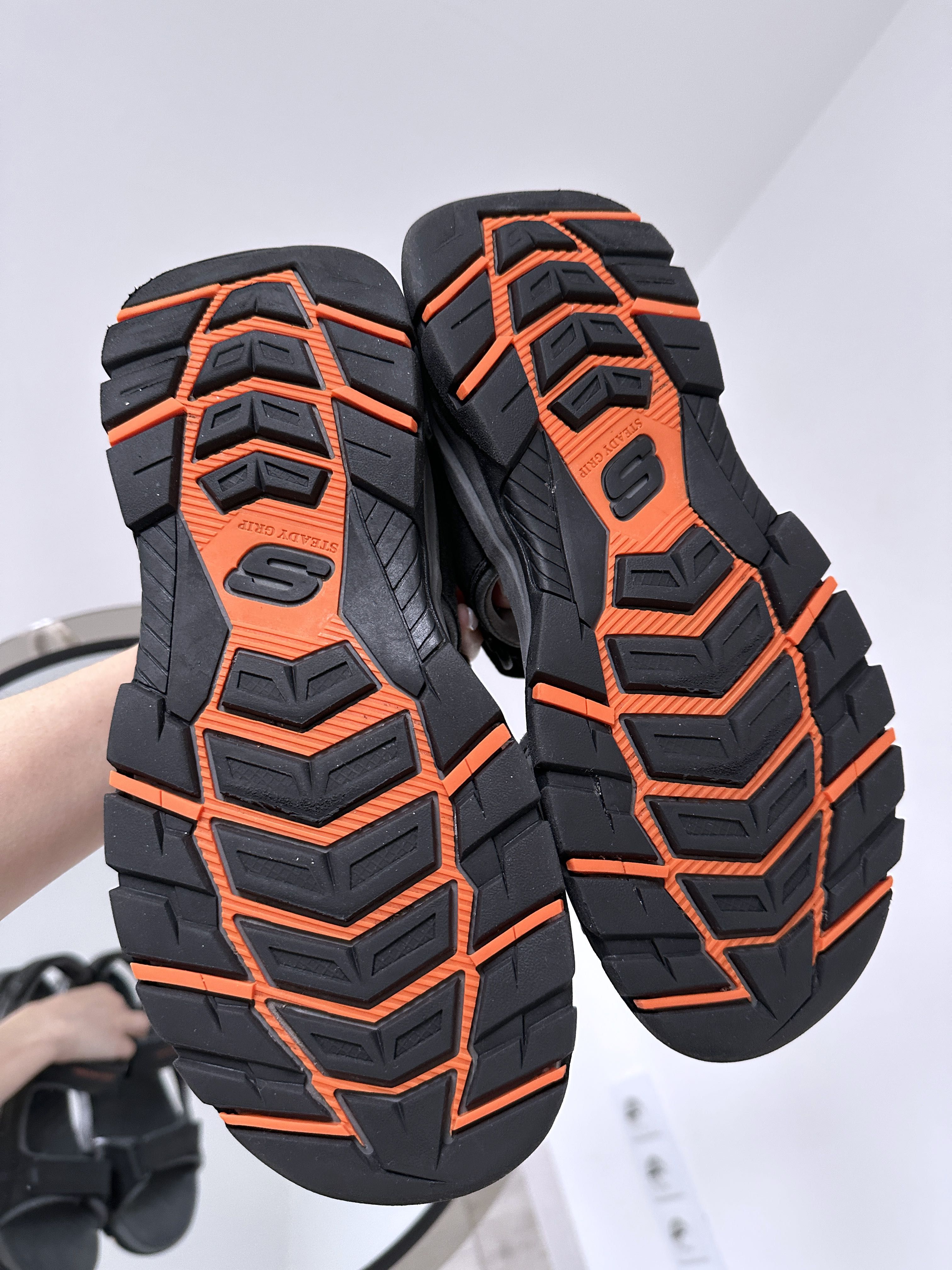 Качественные плотные босоножки на липучках Skechers