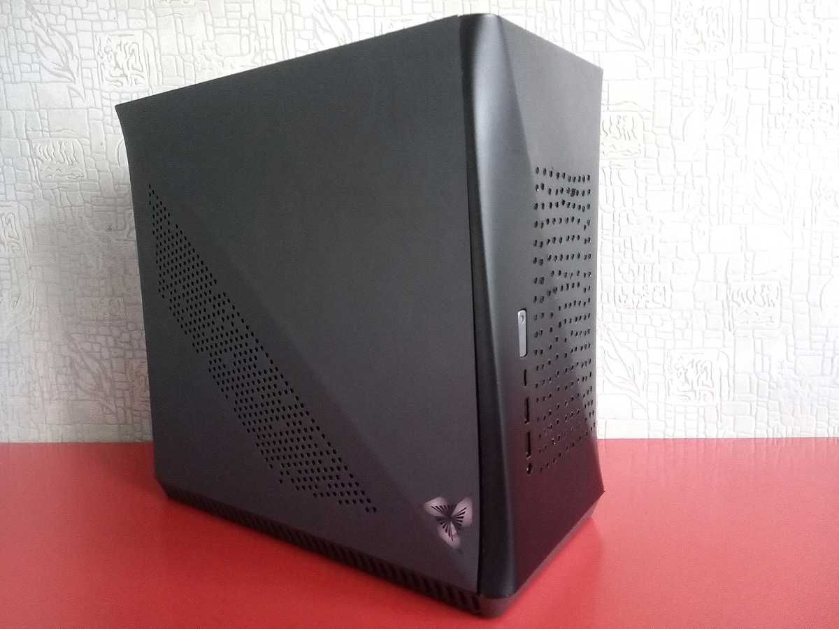 корпус Mini-ITX формата Fractal Design Era