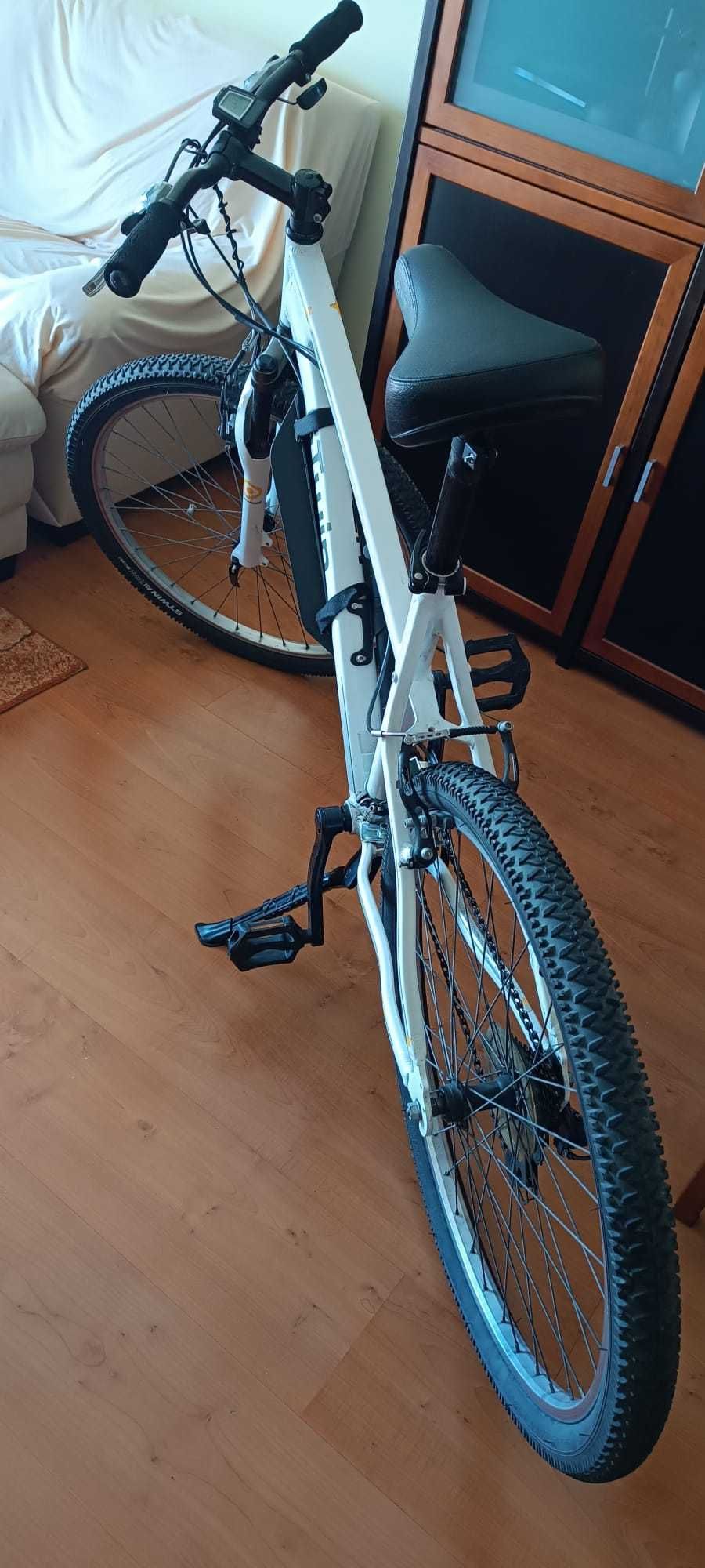 Bicicleta Rockrider 5.1  com accesorios inclusos