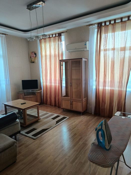 2-к подобово погодино центр А.Артинова Smart.tv