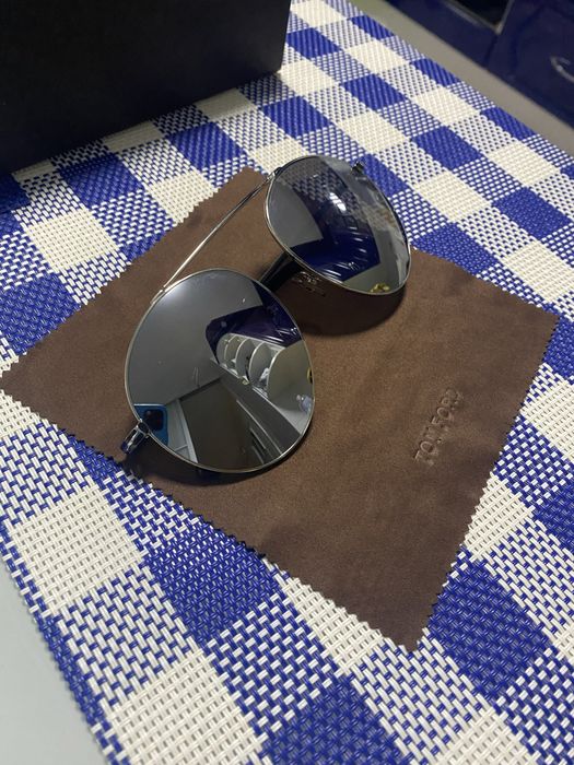 Продам солнцезащитные очки Tom Ford оригинал