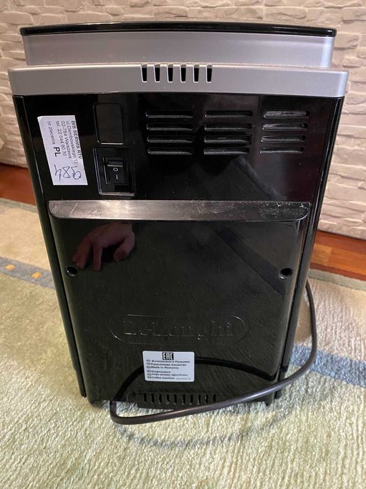 Ekspres ciśnieniowy do kawy DeLonghi Magnifica S