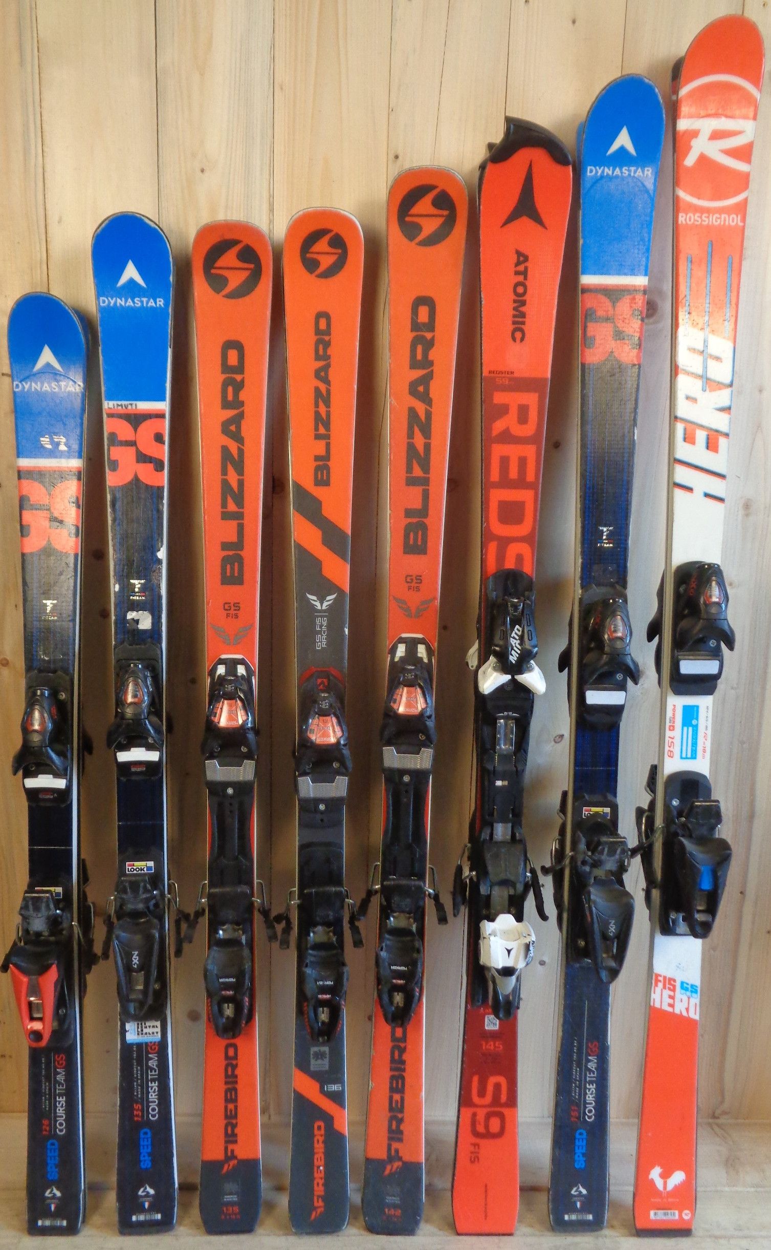 Narty 2 X JR Race (260 zł / 50€ netto za parę), pakiet nart