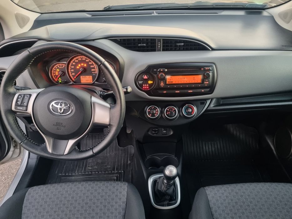 Toyota Yaris 1.3 benzyna 56400 km.