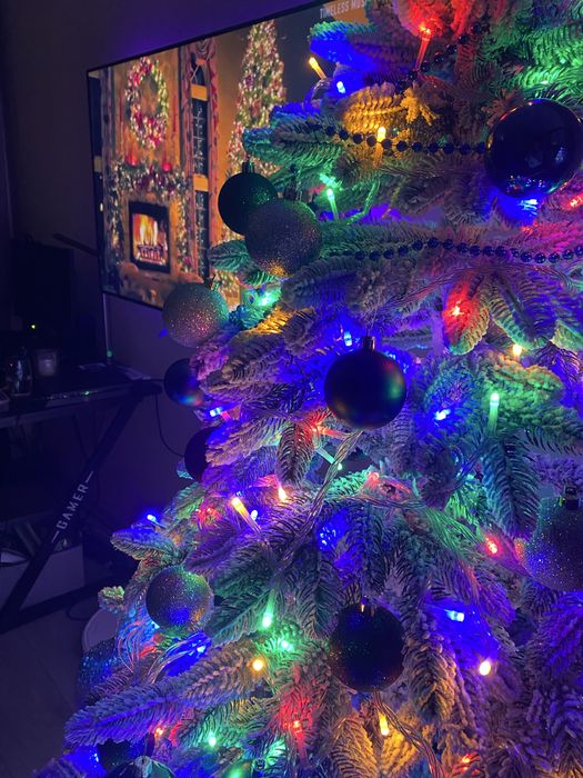 Ялинка штучна засніжена