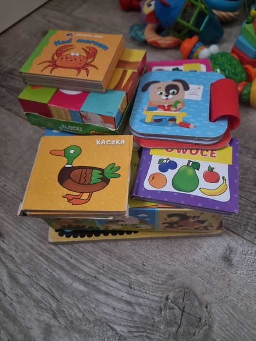 Zestaw książeczek i puzzli