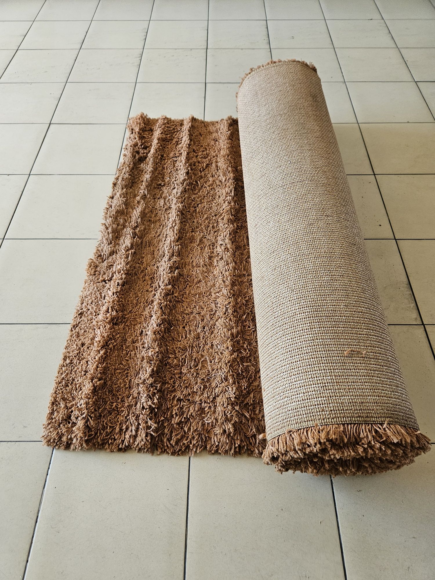 Tapete castanho 3.80m x 1.20m