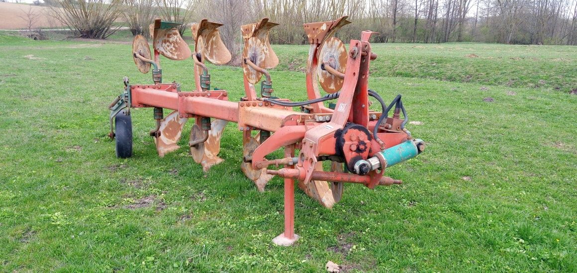 Kverneland F-160 4x14 Pług Obrotowy