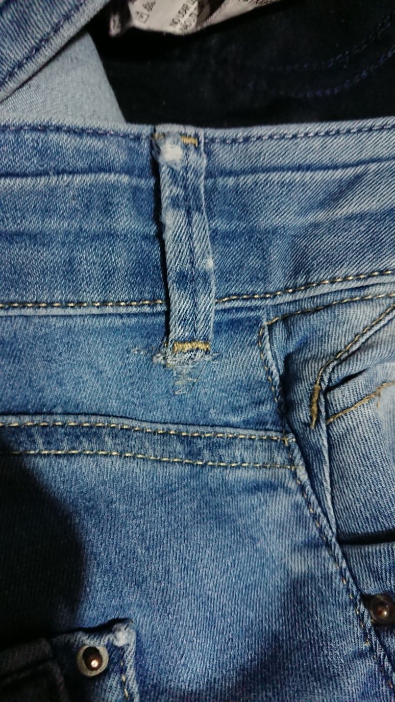 Dzinsy ' push up " Bershka