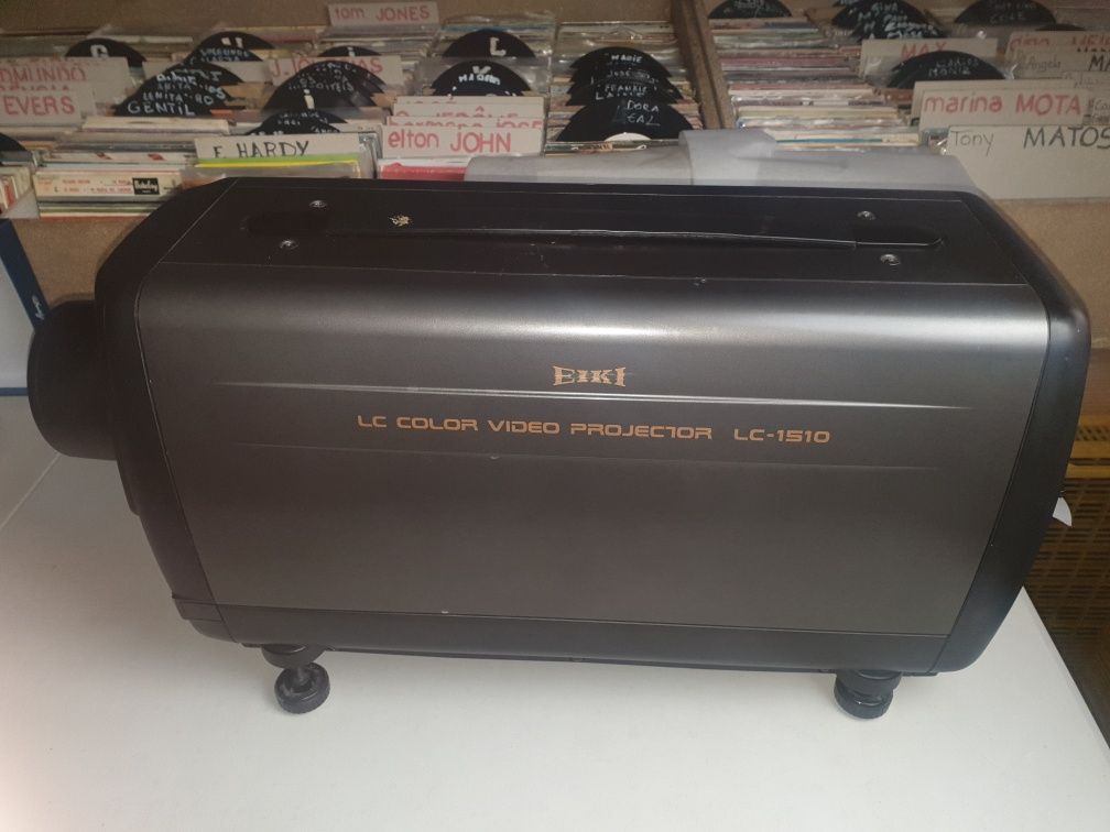 Video projector eiki lc-1510