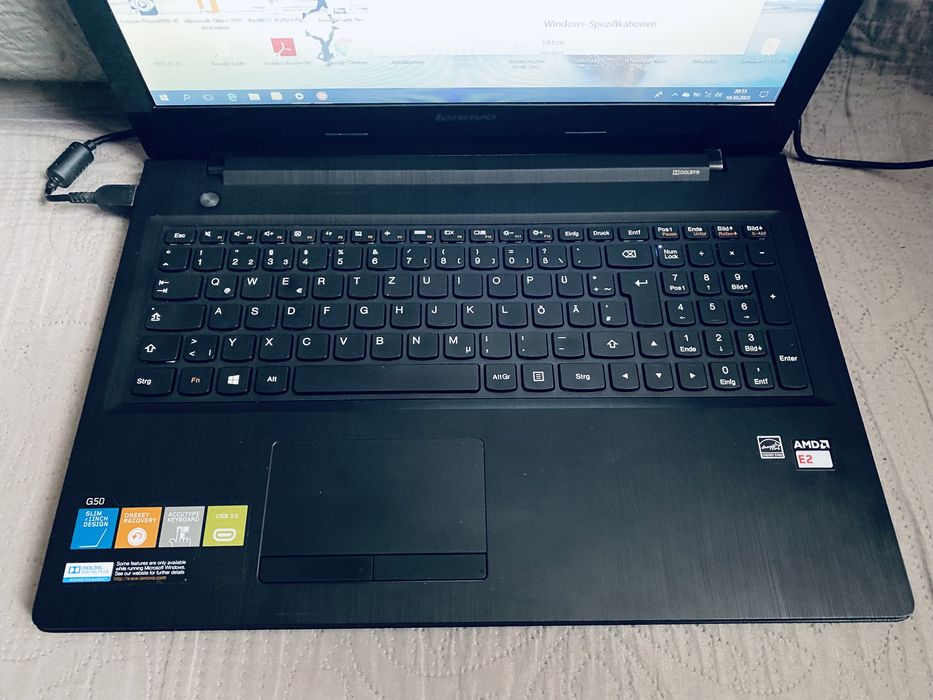 Ноутбук Lenovo g50-45 AMD E2 Робочий. Є Windows.